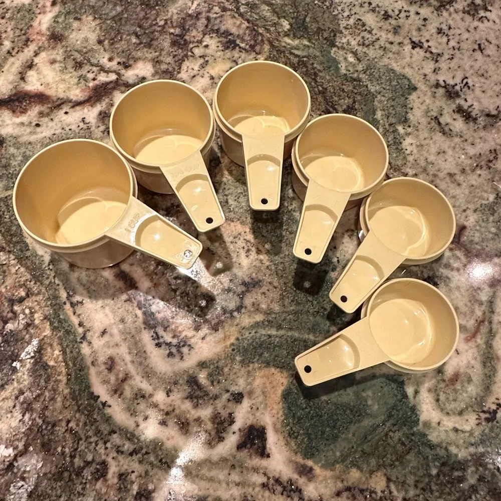 Tupperware Measuring Cups Complete Set of 6 Harvest Gold Nesting USA‎ VTG MCM